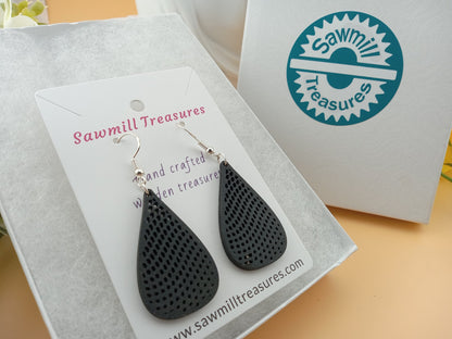 Teardrop mesh earrings