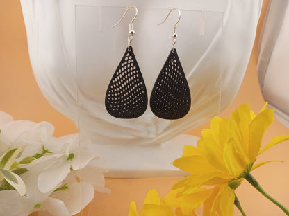 Teardrop mesh earrings