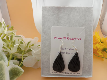 Teardrop mesh earrings